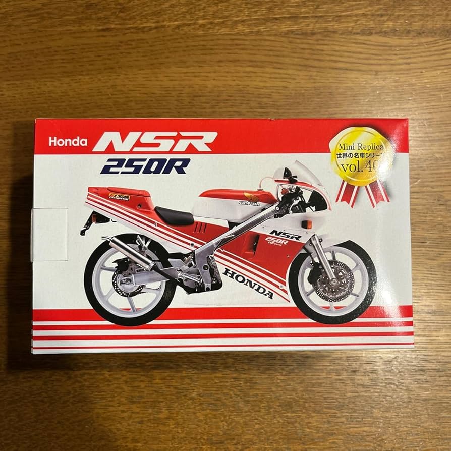 Amazon.co.jp: 世界の名車 シリーズvol40 レッドバロン ミニ